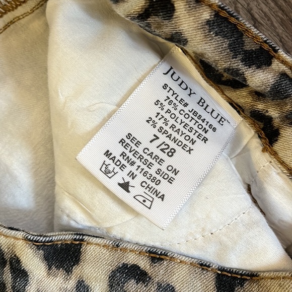 Judy Blue Cool Cat Leopard Print Fit and Flare Jeans - Picture 9 of 13